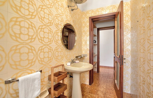 Villa Carolina spacious with garden - Foto 18