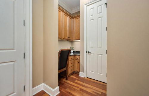 Glamorous 1BR Condo 200ft to St. Thomas Hospital - Foto 9