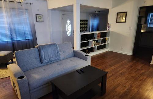 Serenity on over an acre easy access to 311 and HPU - Foto 11