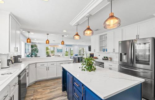 Private Pool, Beach Access, Luxe Kitchen, Fire Pit & Outdoor Entertaining Space - Foto 8