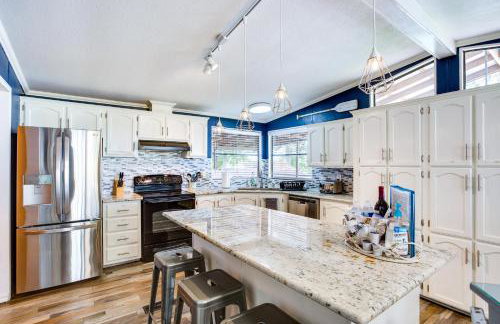 Hot Tub and Dock Lakefront Mabank Home - Foto 8