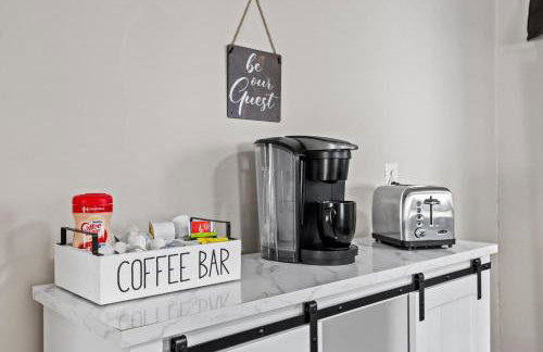 Cozy & Updated Unit in the Heart of the Highlands - Foto 26