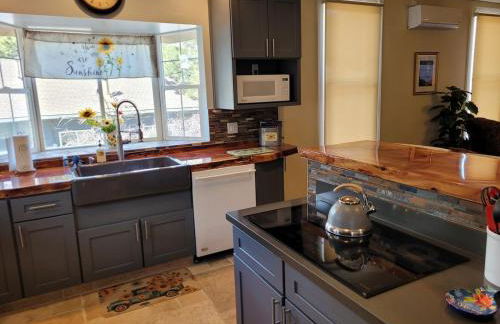 Newly remodeled mountain home! - Photo 4