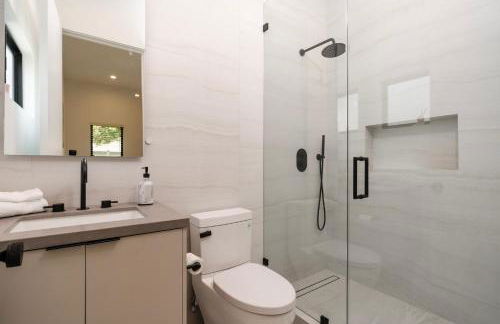 Modern Poolside Paradise - Foto 14