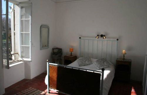 Character filled house overlooking the River Cesse - Foto 19