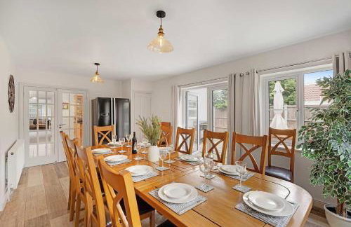 Seven Space - 7 Bedroom Home with Large Garden & Hot Tub - Foto 5