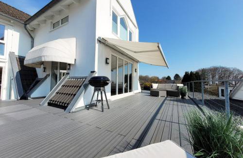 Große Penthouse Ferienwohnung mit Meerblick, Sonnenterrasse & Luxusbad von "Momentic" - Foto 2