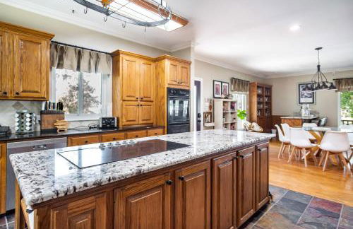 Bayou Breeze Retreat with Pool & River Access - Foto 20