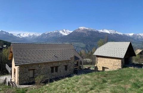 Grande maison, calme et montagnes - Foto 1
