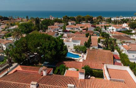 Holiday home with large sunny terrace, Costabella - Foto 43