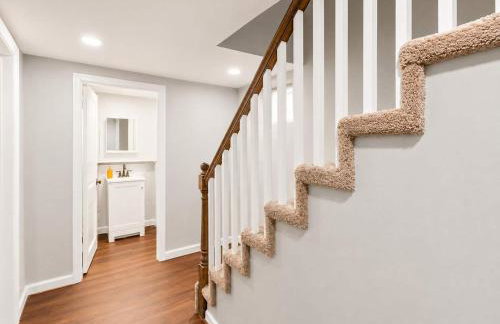 Stately 5BR Historic Retreat - CozySuites - Foto 22