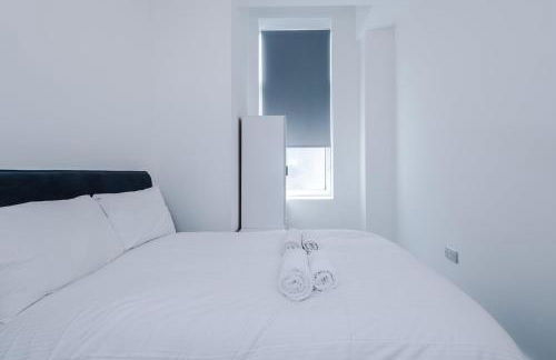 Cohost Partners Cozy Stay Heart of Warrington - Photo 4