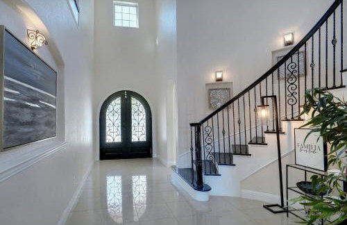 GORGEOUS 5-bd 4ba w Pool, Hot Tub, 2 kitchens, & Game Room Near Dallas Airports! - Foto 41