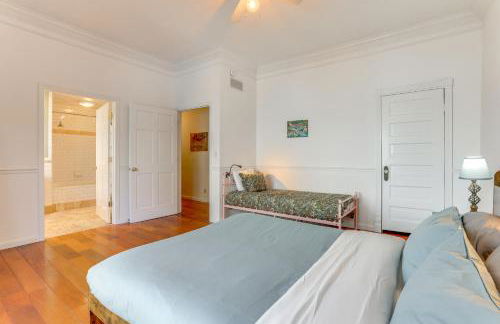 Steps to Shops and Eats Decatur Home with Large Yard - Foto 13