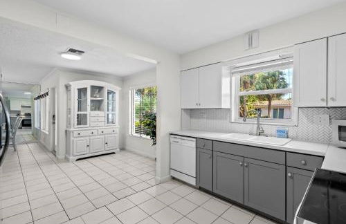 Solar Heated Pool Spa Tiki Hut Huge Backyard Hammock Retro Bikes - Foto 25