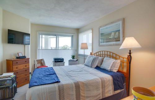 Breezy Oak Bluffs Condo - Steps to Inkwell Beach! - Foto 13