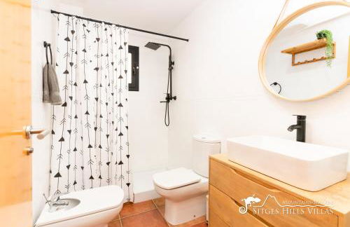 Villa Serranita - Stylish Holiday Home with Views and Air Conditioning 15 mins to Sitges - Photo 14