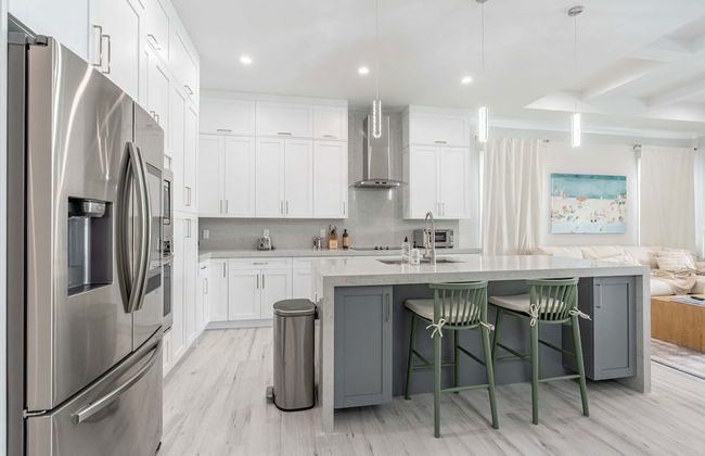 Sparkling new Vanderbilt Beach Luxury Escape - Photo 35