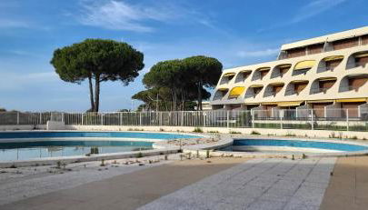 Une Escale en bord de Plage avec piscine et jardin - Photo 2