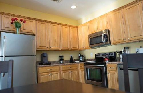 Tidy and Comfy 3BR, Balcony, WD, Free WiFi -E- - Foto 24