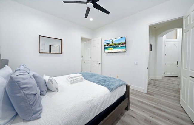 Luxurious 5BR Resort Style Home w/ Pool & Spa - Foto 9