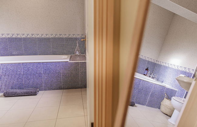 Charming 3BD Cotswolds Family Retreat - Photo 13