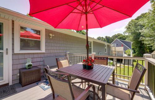 Coastal Getaway with Porch, 2 Mi to Niantic Beach! - Foto 21