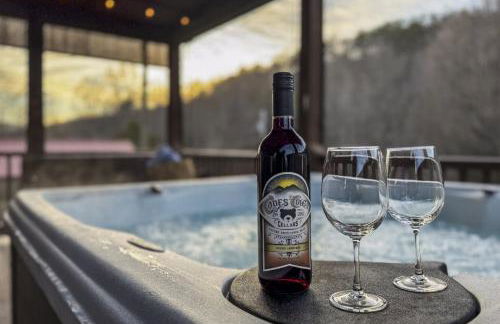 Hidden Star Hideaway-Blackberry Farm-Smoky Mtn Nat Park-Hot Tub- Fire Pit- Fenced Yard- Pet Friendly - Foto 18