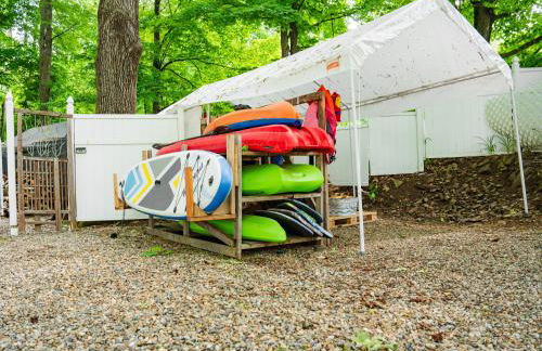 Cottage 11 - Double Queen Beds plus Child Loft w 2 Twins Private Bath & Kitchenette Pets Allowed Fee applies - Photo 27