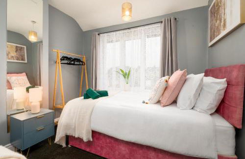 Modern Spacious Home - Parking - Sleeps 6 - minutes from the A1 & the Races - Foto 6