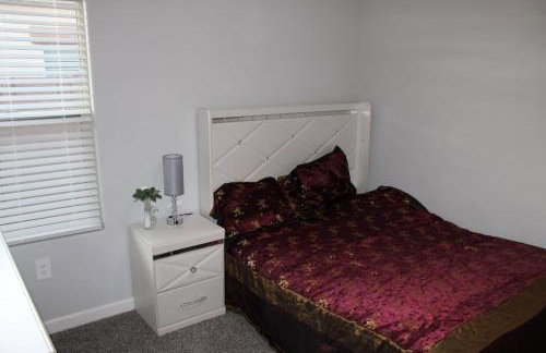 Modern Desert Retreat w AC & Mountain Views - Foto 18