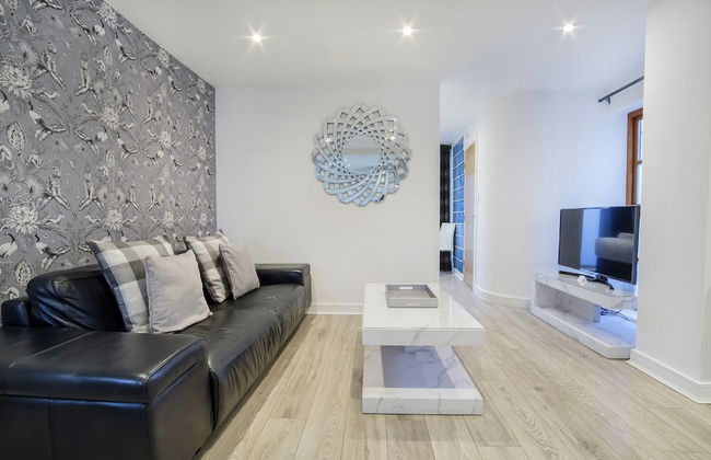 Reubens Court and City Apartments - Photo 15