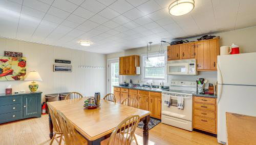 Lake Champlain Family Retreat with Deck and Yard - Foto 5