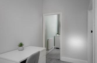 Comfy 3-Bed, Sleeps 5 & Parking - Foto 13