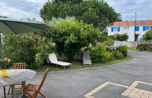 Location saisonnière plain-pied 4 à 6 pers Prefailles, 100m de la plage - Foto 7