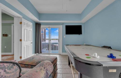 Lakefront Getaway with Dock Pool Sunset Games - Foto 42