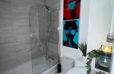 NEWLY REFURBISHED NOV 2025 Chic City Stay In Jesmond Apartment - Photo 15