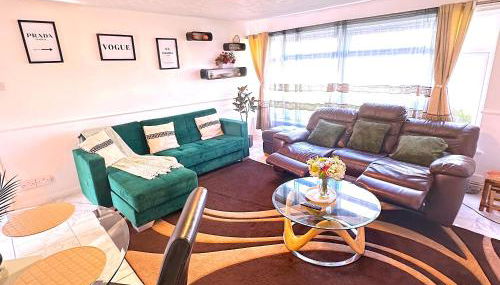 Colchester City Luxury With Free Parking and 5 G WIFI - Foto 4