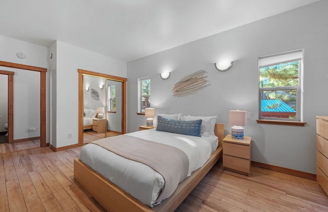 Moosetrack by Avantstay Cozy Cabin In The Of Tahoe Donner w/ Hot Tub - Foto 19