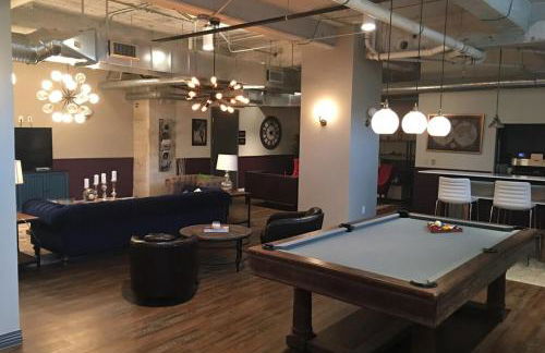 Heart of Downtown Dallas 2BR 2BA Getaway - Photo 43