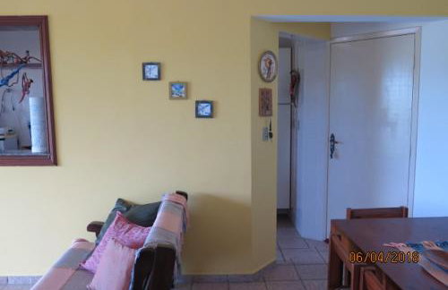 apartamento com linda sacada em direção ao mar - Foto 7