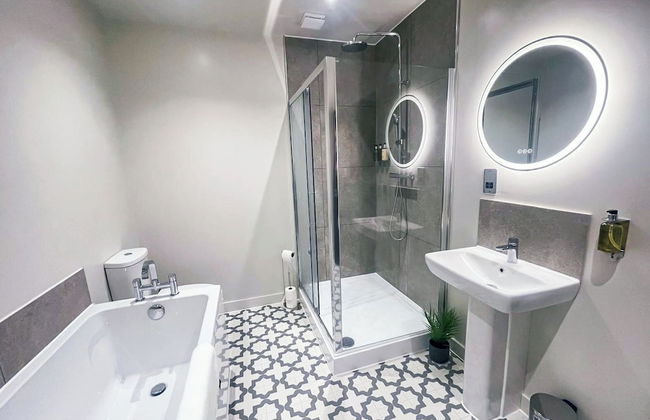 Thetford Hive - Photo 51