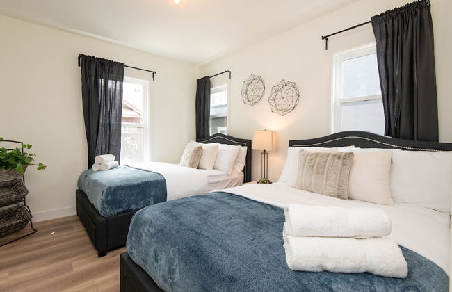 Epic House Near Griffith Observatory - Photo 10