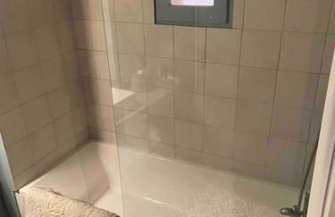 Rez de chaussée villa avec piscine - Foto 31