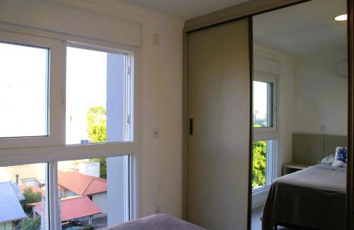 Apto de duas suítes com vista mar - 100 metros da praia em Canasvieiras - Foto 18