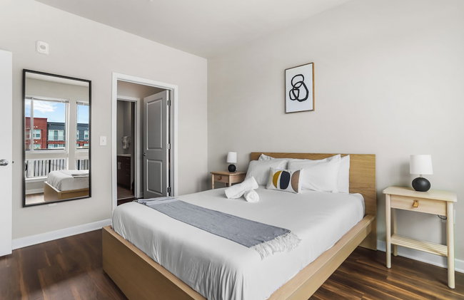 Huntington Apartments near Huntington Metro - We Host - Photo 16