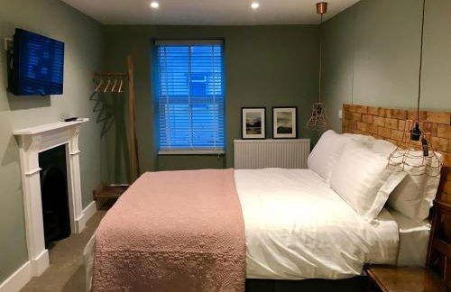 Rooms at Martha Jones - Photo 21