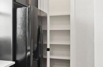 Upscale Townhome 3 miles to Downtown with 2 Car Garage - Foto 22