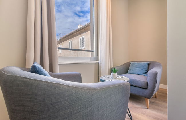 Luxurious Suites Elegance - Photo 43