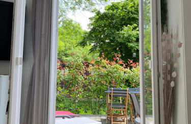 The Little Oak - tiny house with bed on mezzanine & terrace - from 1 to 4 p Disney, Paris & CDG - Foto 17